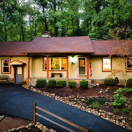 Beautiful Chalet With Fireplace And Large Game Room Gatlinburg Bagian luar foto