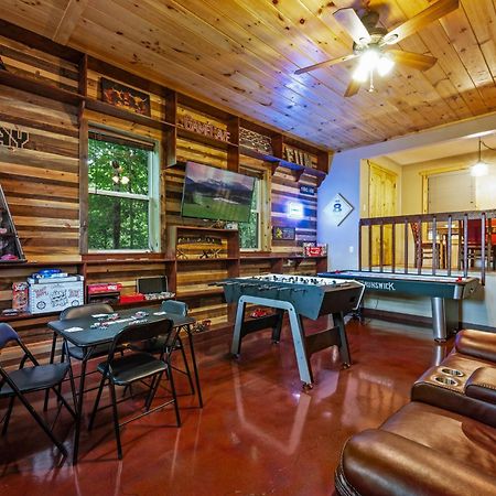 Beautiful Chalet With Fireplace And Large Game Room Gatlinburg Bagian luar foto