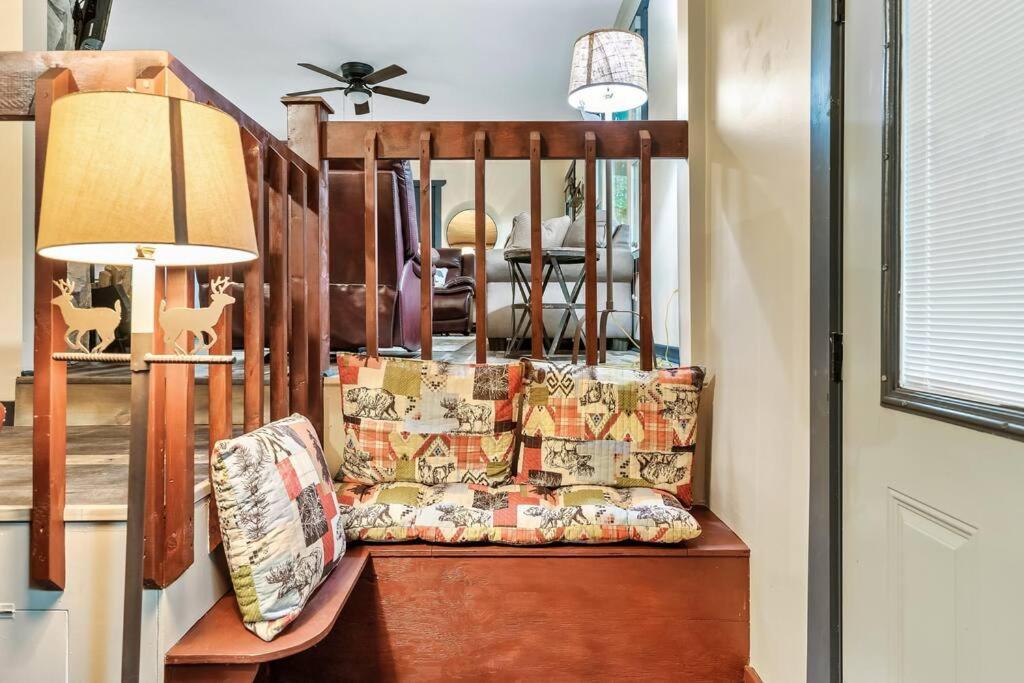 Beautiful Chalet With Fireplace And Large Game Room Gatlinburg Bagian luar foto