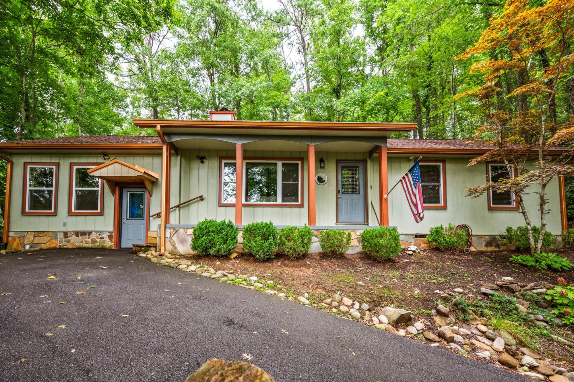 Beautiful Chalet With Fireplace And Large Game Room Gatlinburg Bagian luar foto