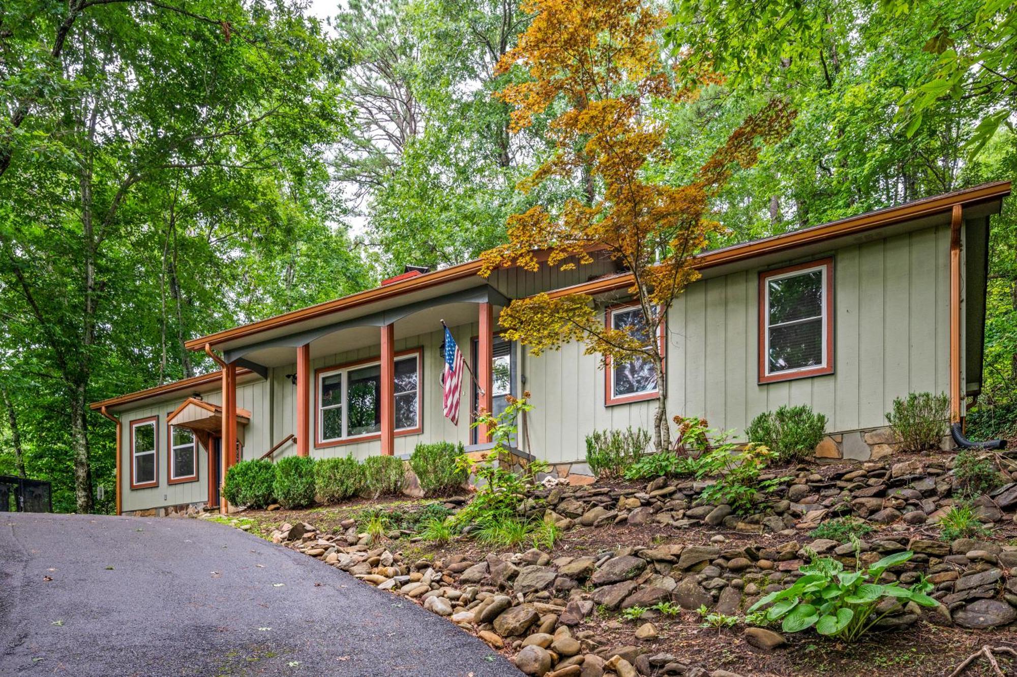 Beautiful Chalet With Fireplace And Large Game Room Gatlinburg Bagian luar foto