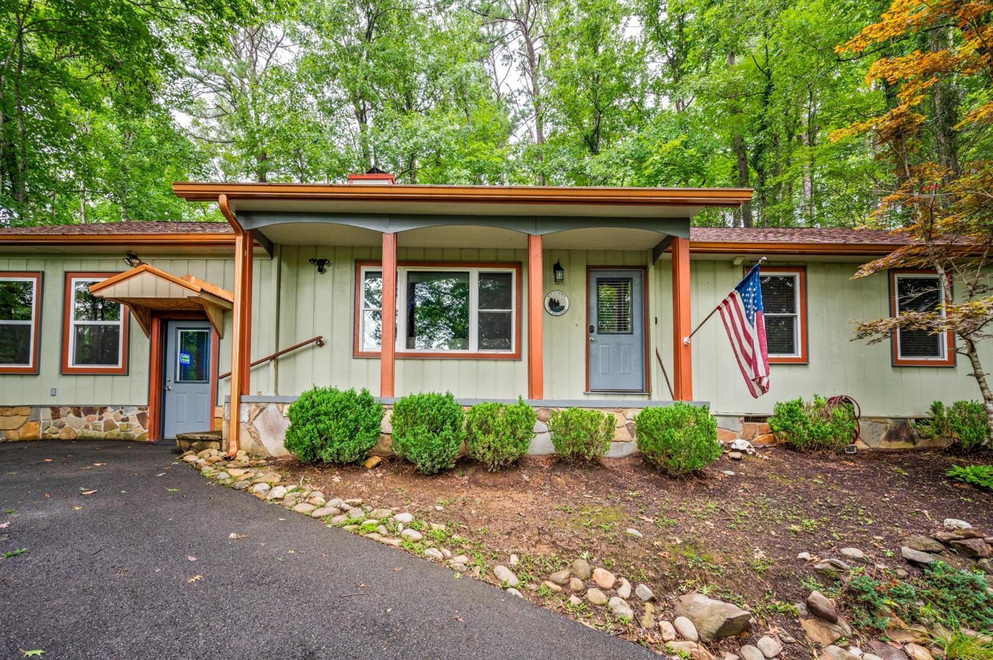 Beautiful Chalet With Fireplace And Large Game Room Gatlinburg Bagian luar foto