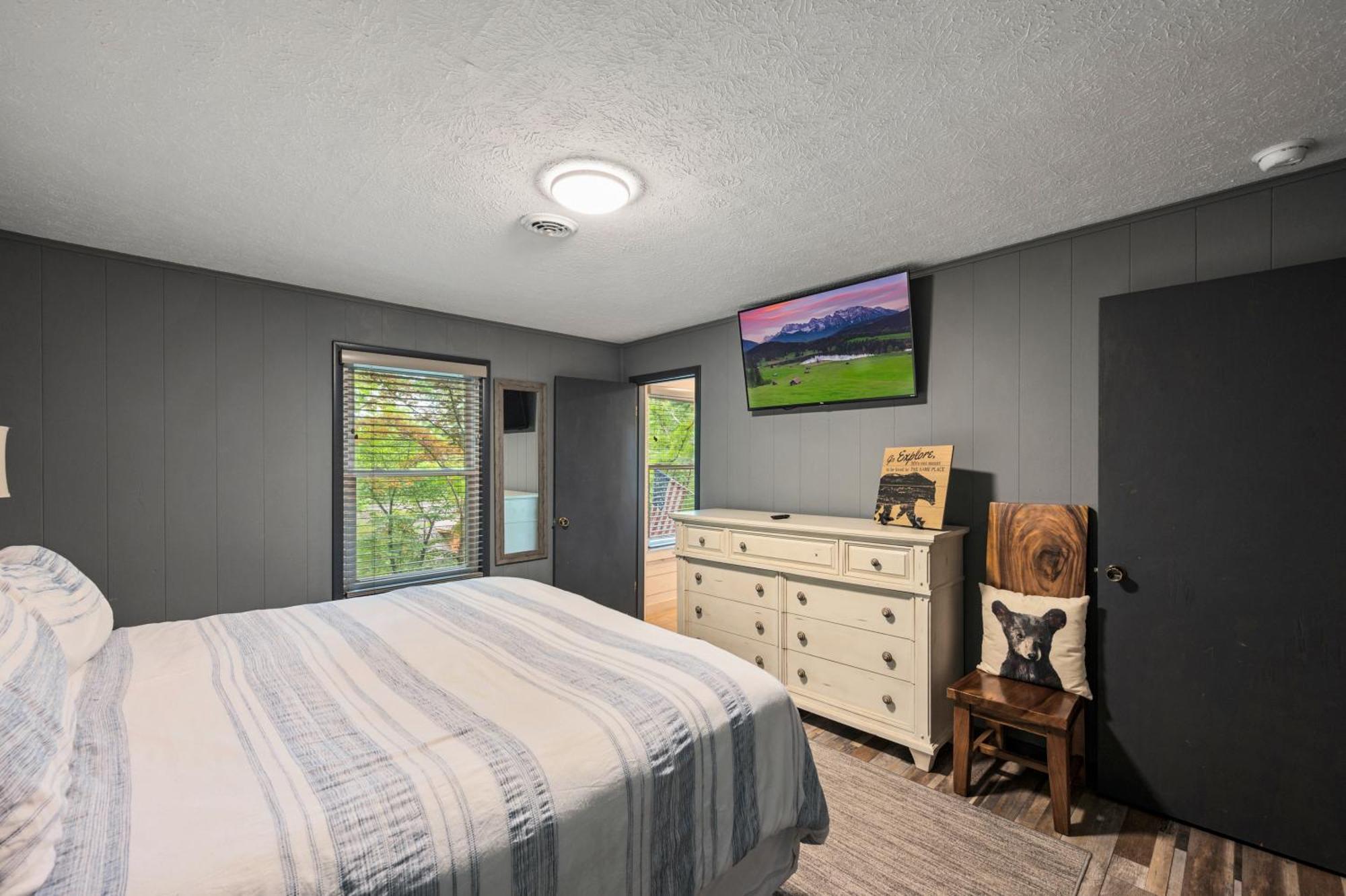 Beautiful Chalet With Fireplace And Large Game Room Gatlinburg Bagian luar foto