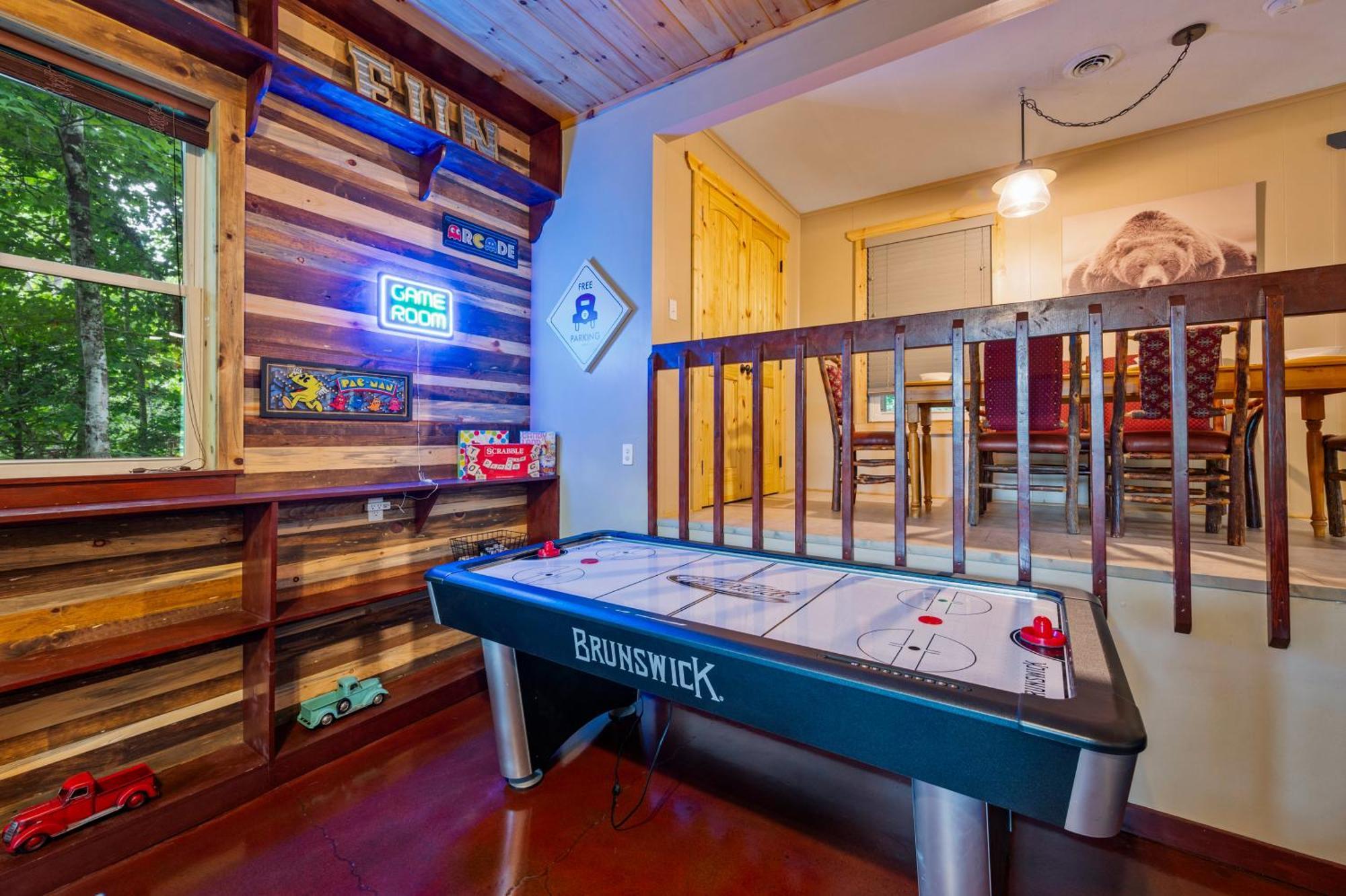 Beautiful Chalet With Fireplace And Large Game Room Gatlinburg Bagian luar foto
