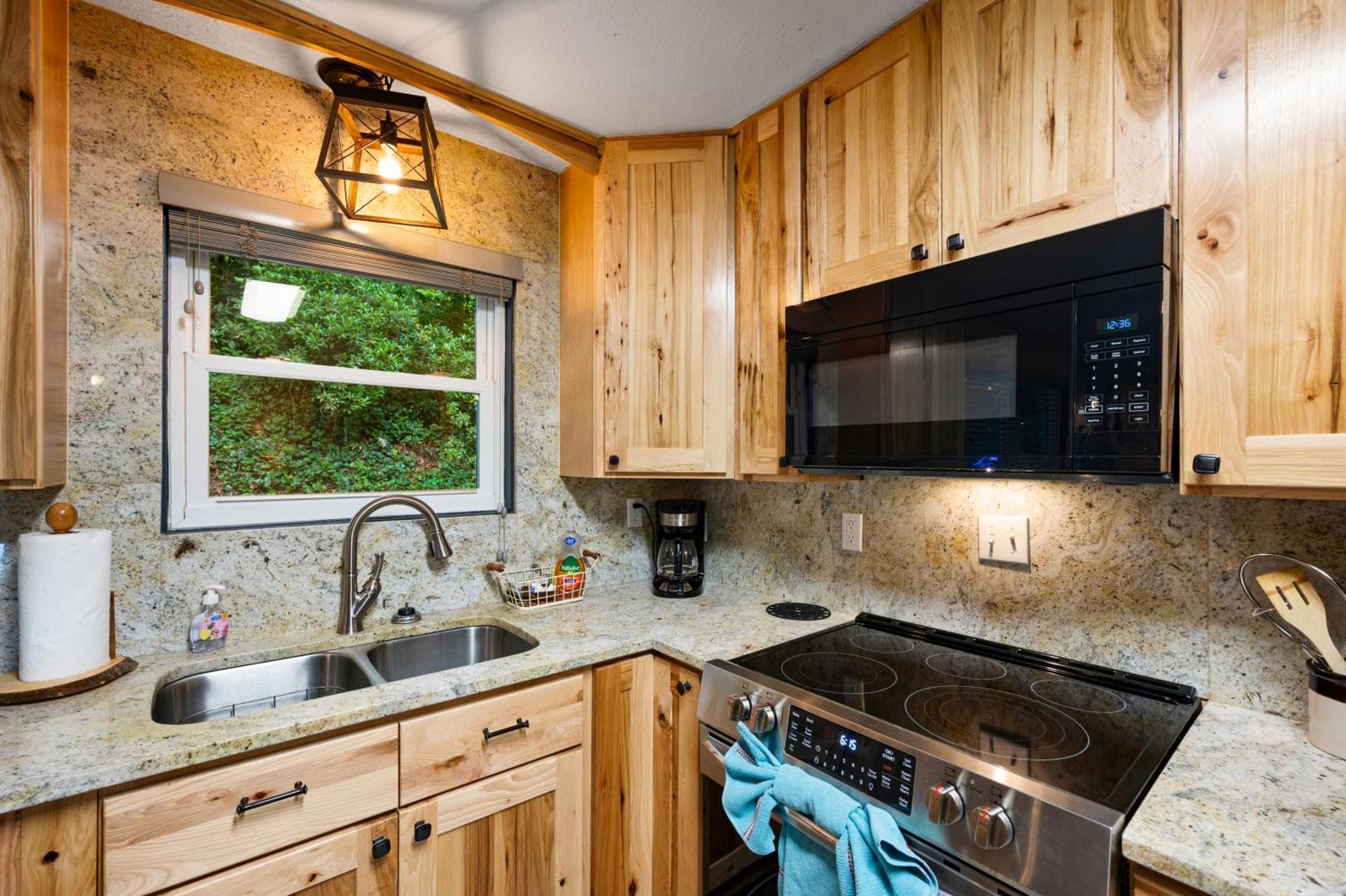Beautiful Chalet With Fireplace And Large Game Room Gatlinburg Bagian luar foto