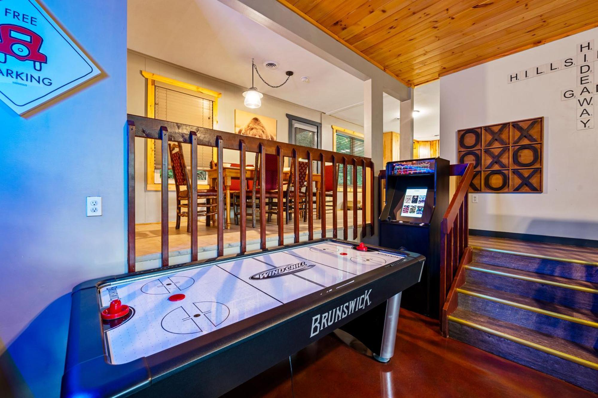Beautiful Chalet With Fireplace And Large Game Room Gatlinburg Bagian luar foto
