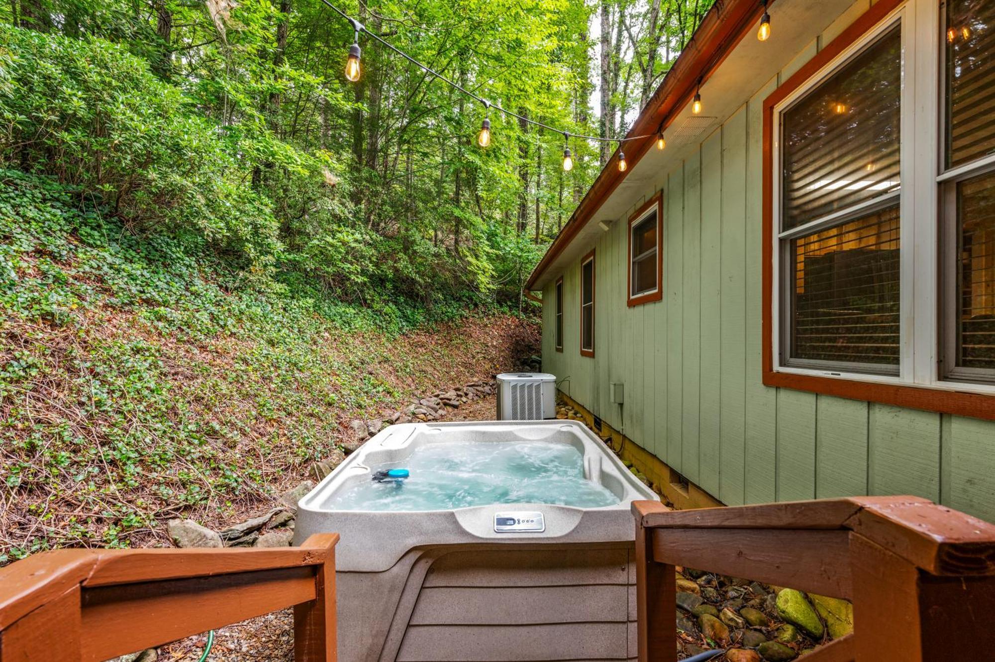 Beautiful Chalet With Fireplace And Large Game Room Gatlinburg Bagian luar foto