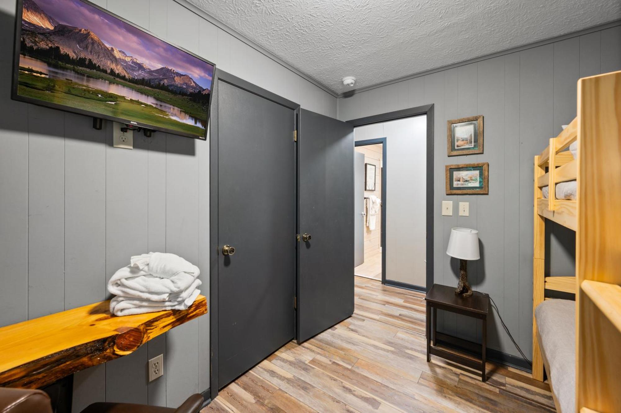 Beautiful Chalet With Fireplace And Large Game Room Gatlinburg Bagian luar foto